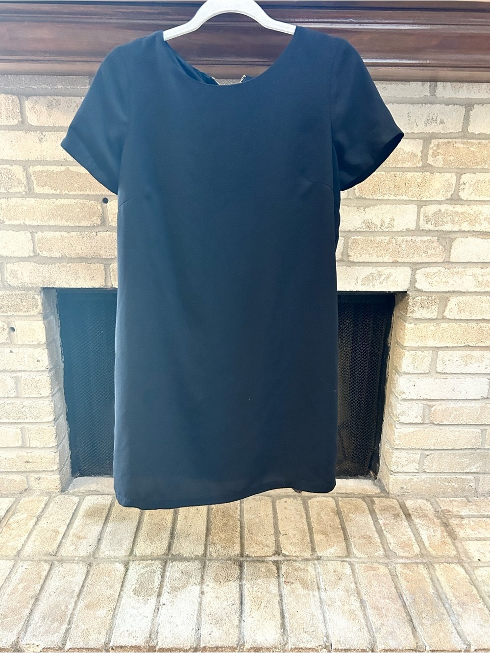 Lulu’s Classic Black Shift Dress - Short Sleeve EUC
